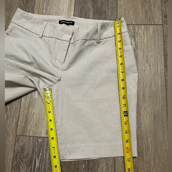 🛍️Never worn Express Designstudio stripped shorts Size 6 - Picture 6 of 9